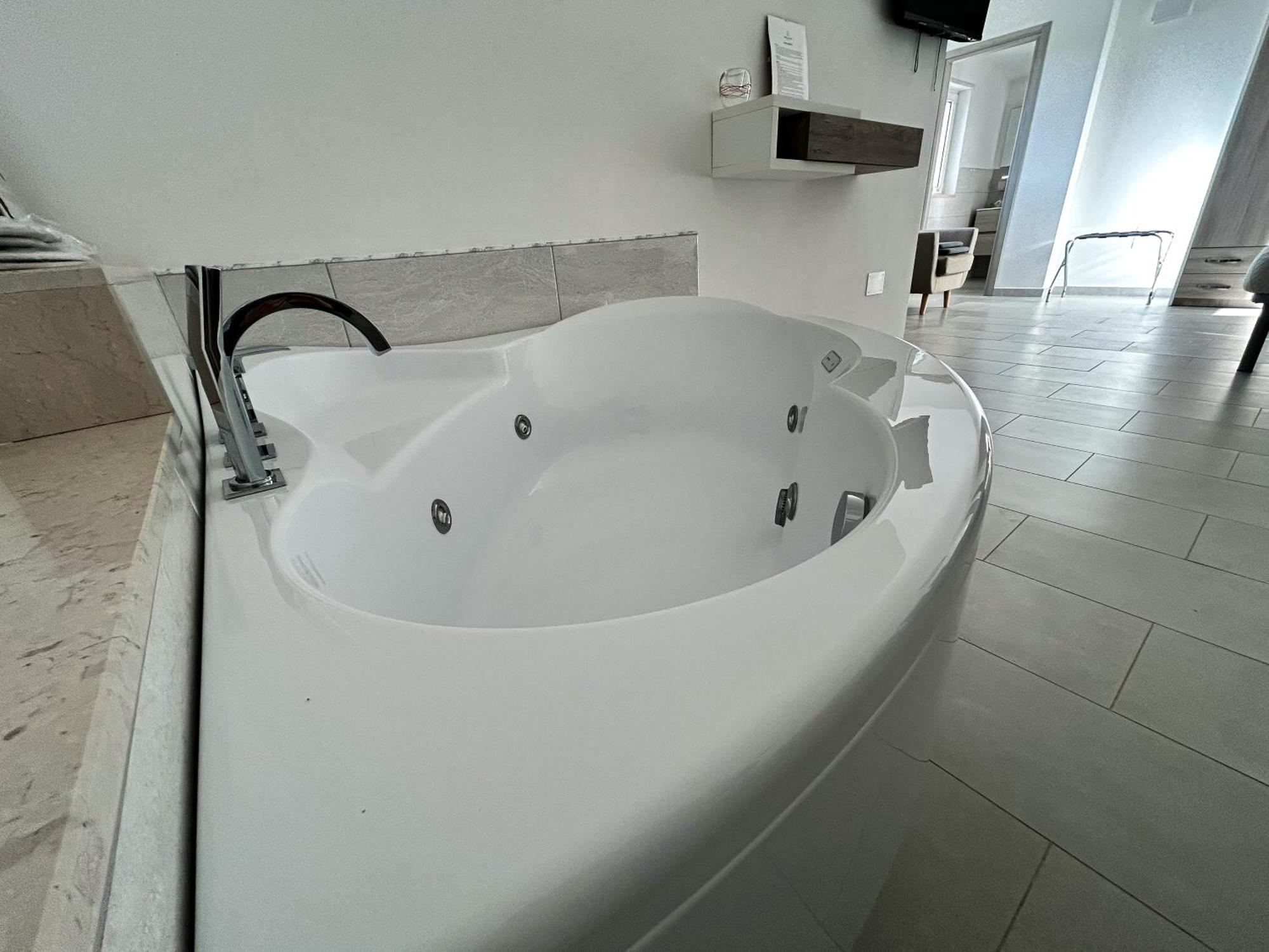 Valle Degli Ulivi B&B เวียสเต ภายนอก รูปภาพ