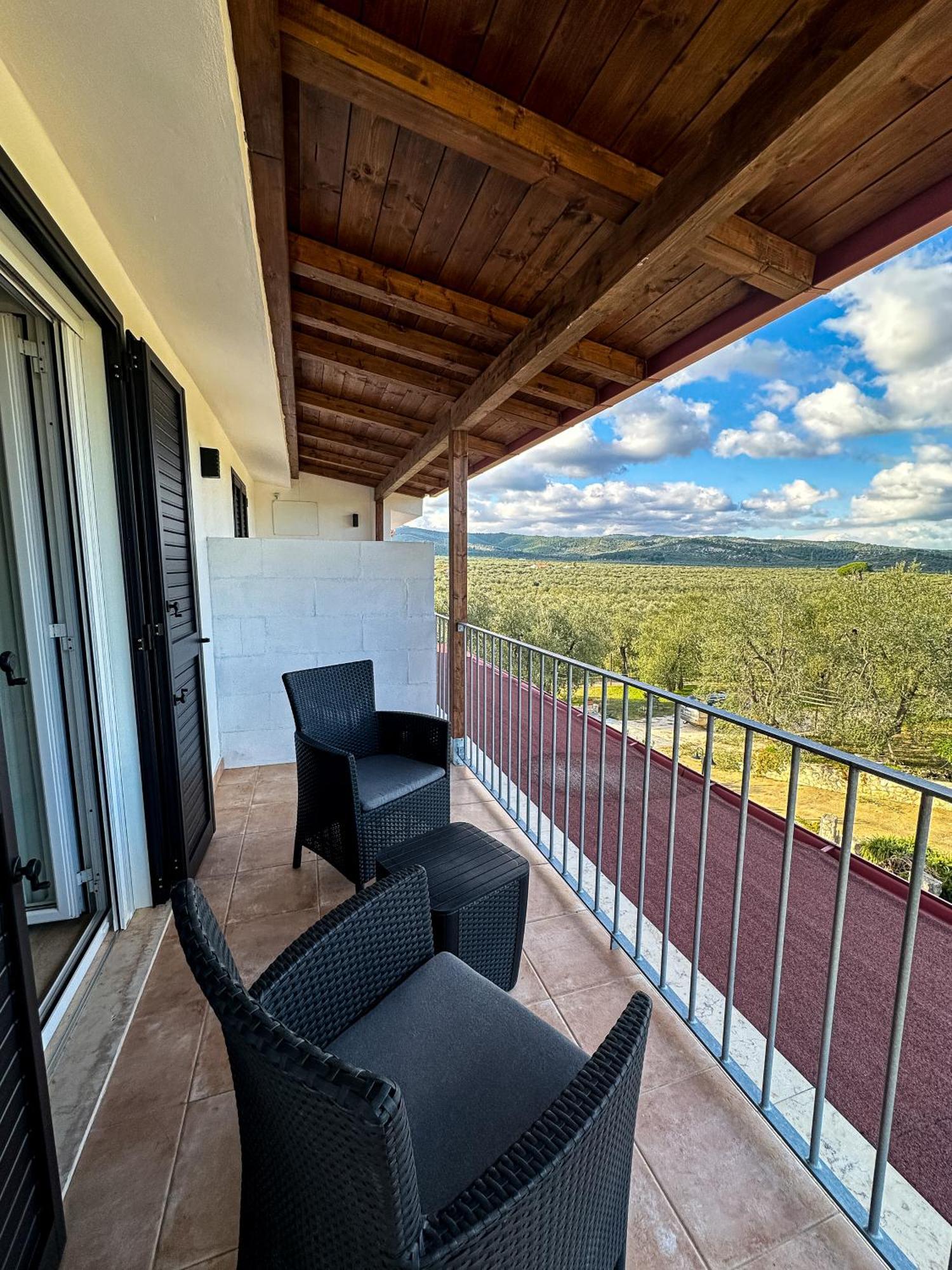 Valle Degli Ulivi B&B เวียสเต ภายนอก รูปภาพ