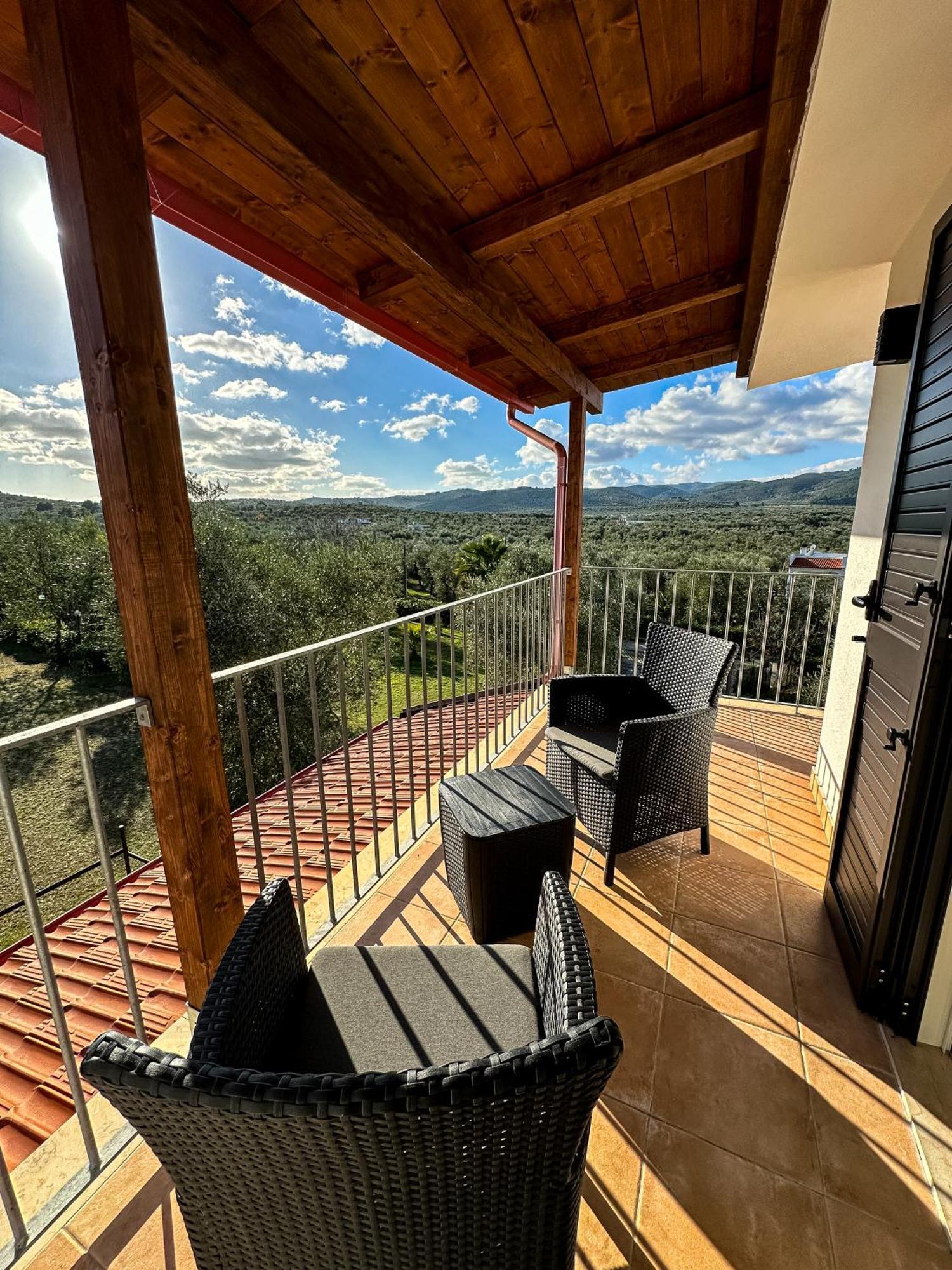 Valle Degli Ulivi B&B เวียสเต ภายนอก รูปภาพ